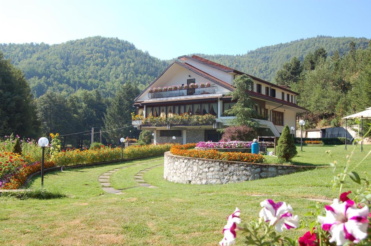 hotel lo sciatore Cotronei Esterno foto