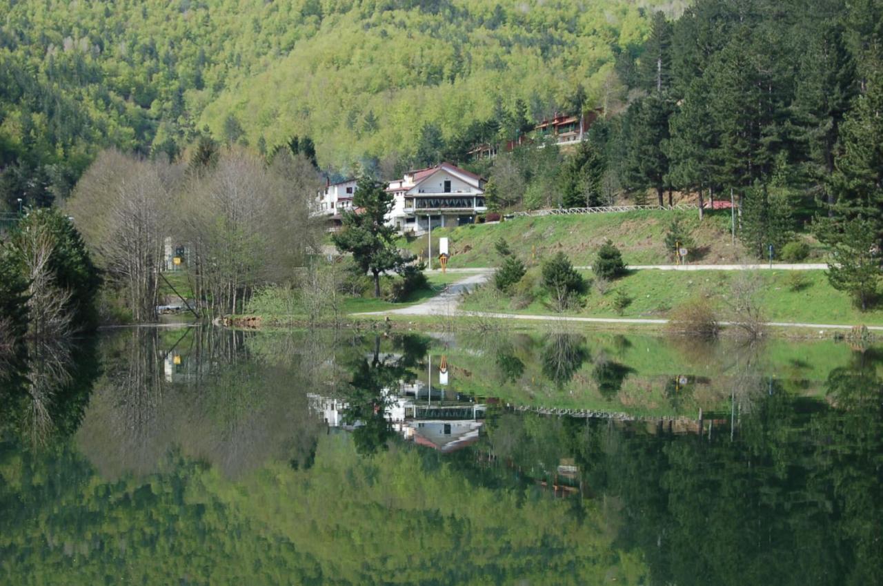 hotel lo sciatore Cotronei Esterno foto