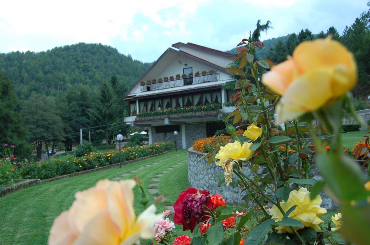 hotel lo sciatore Cotronei Esterno foto