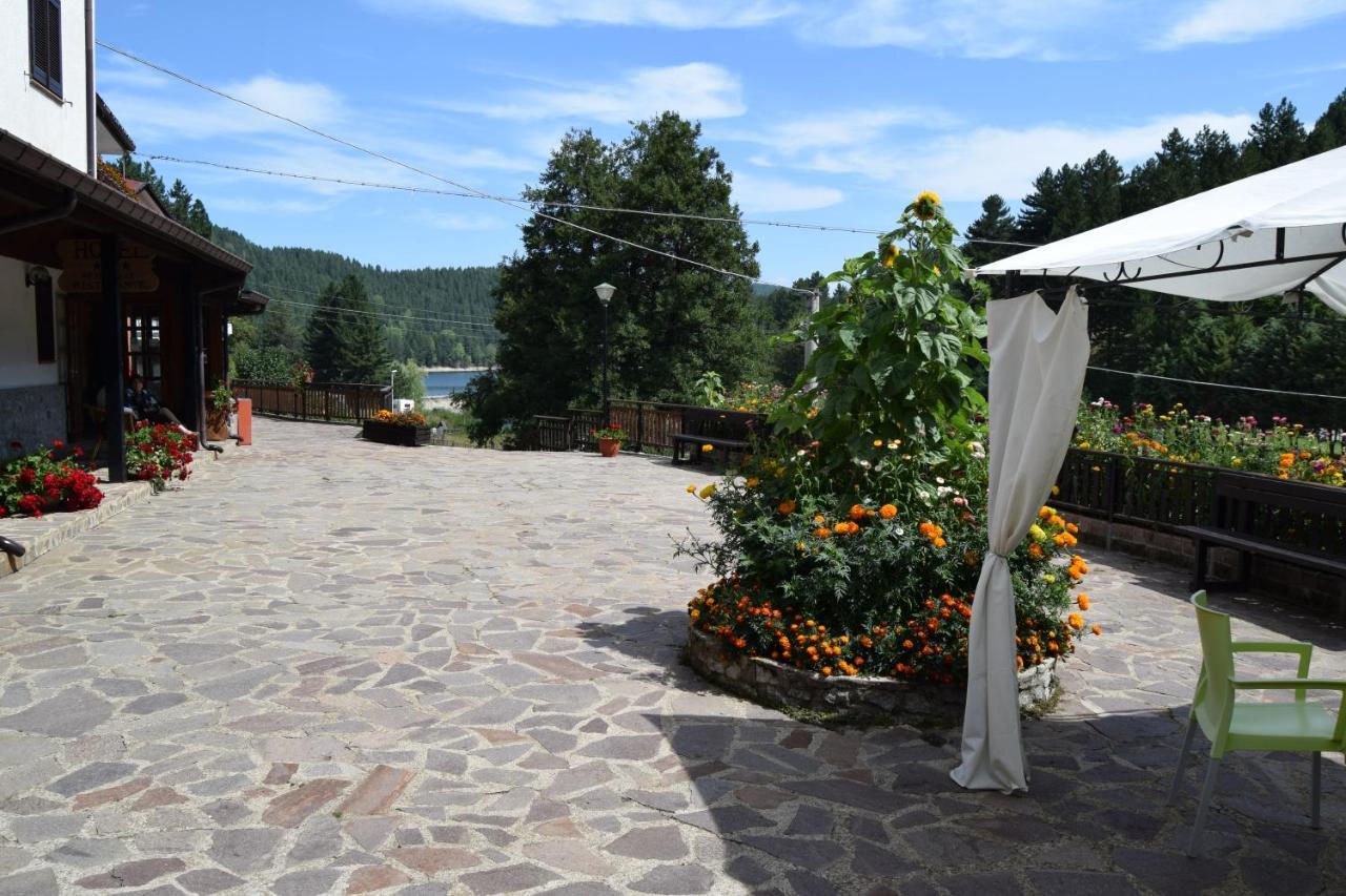 hotel lo sciatore Cotronei Esterno foto