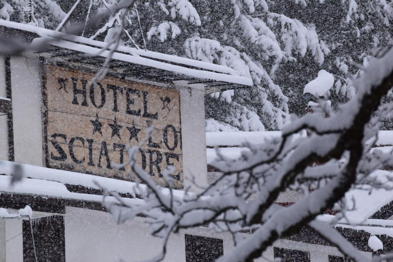 hotel lo sciatore Cotronei Esterno foto