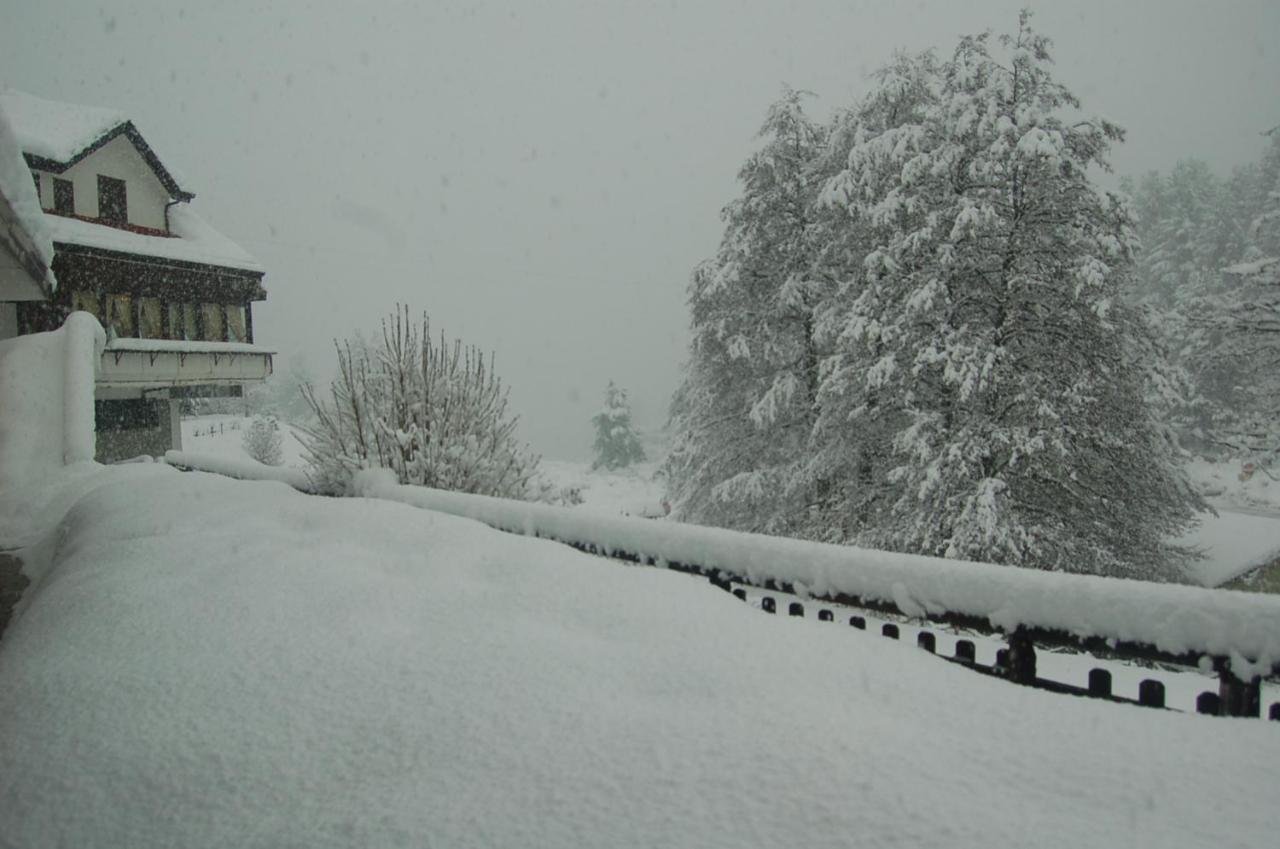 hotel lo sciatore Cotronei Esterno foto