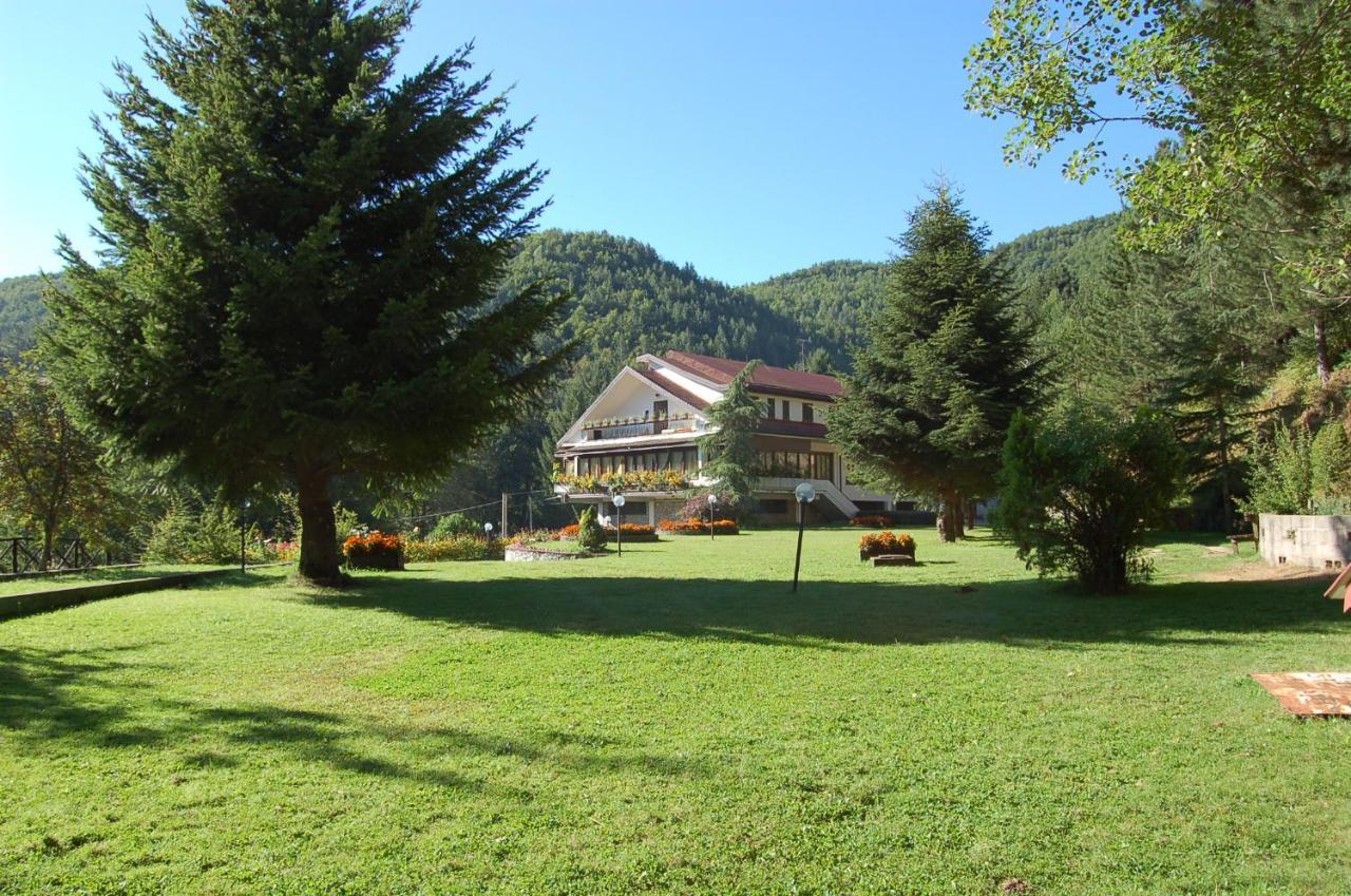 hotel lo sciatore Cotronei Esterno foto