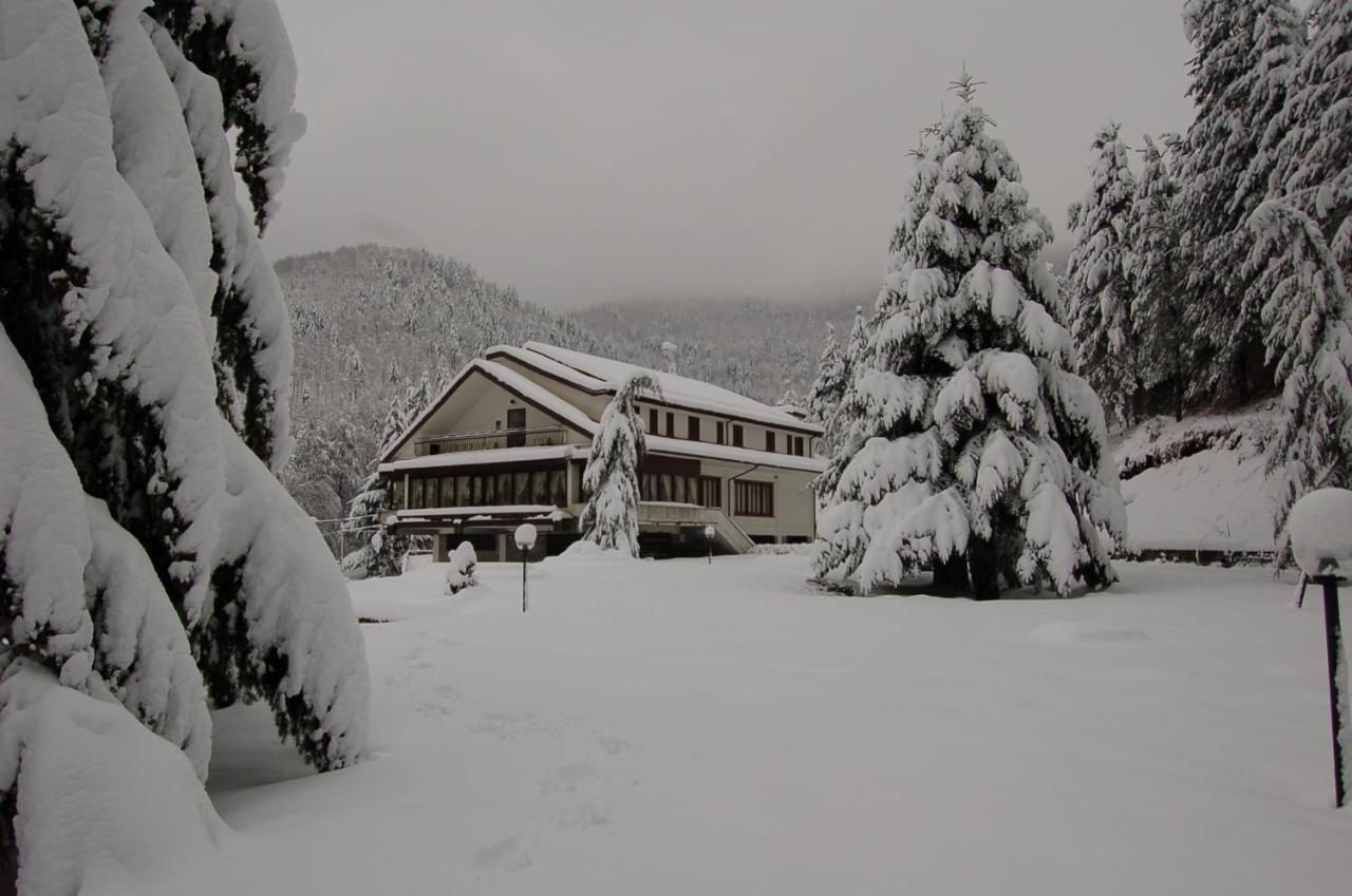 hotel lo sciatore Cotronei Esterno foto