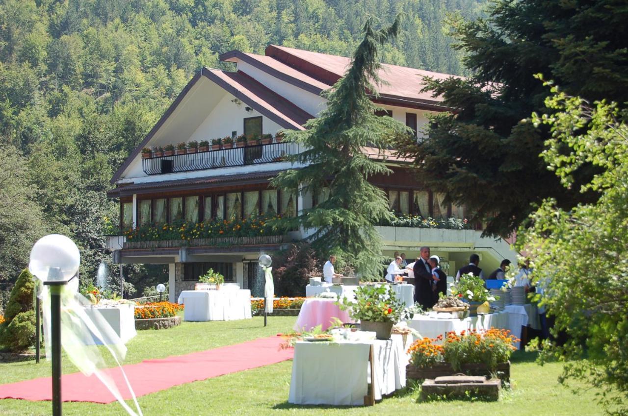 hotel lo sciatore Cotronei Esterno foto