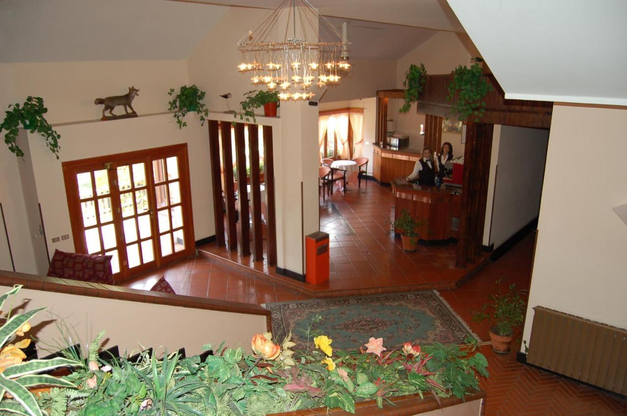 hotel lo sciatore Cotronei Esterno foto